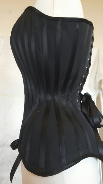 Deluxe overbust black corset in matt and satin coutil